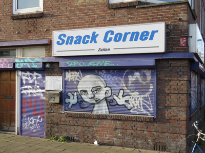 829123 Afbeelding van graffiti (WTIP) op de rolluiken van Snack Corner Zuilen (Van Egmondkade 12) te Utrecht.